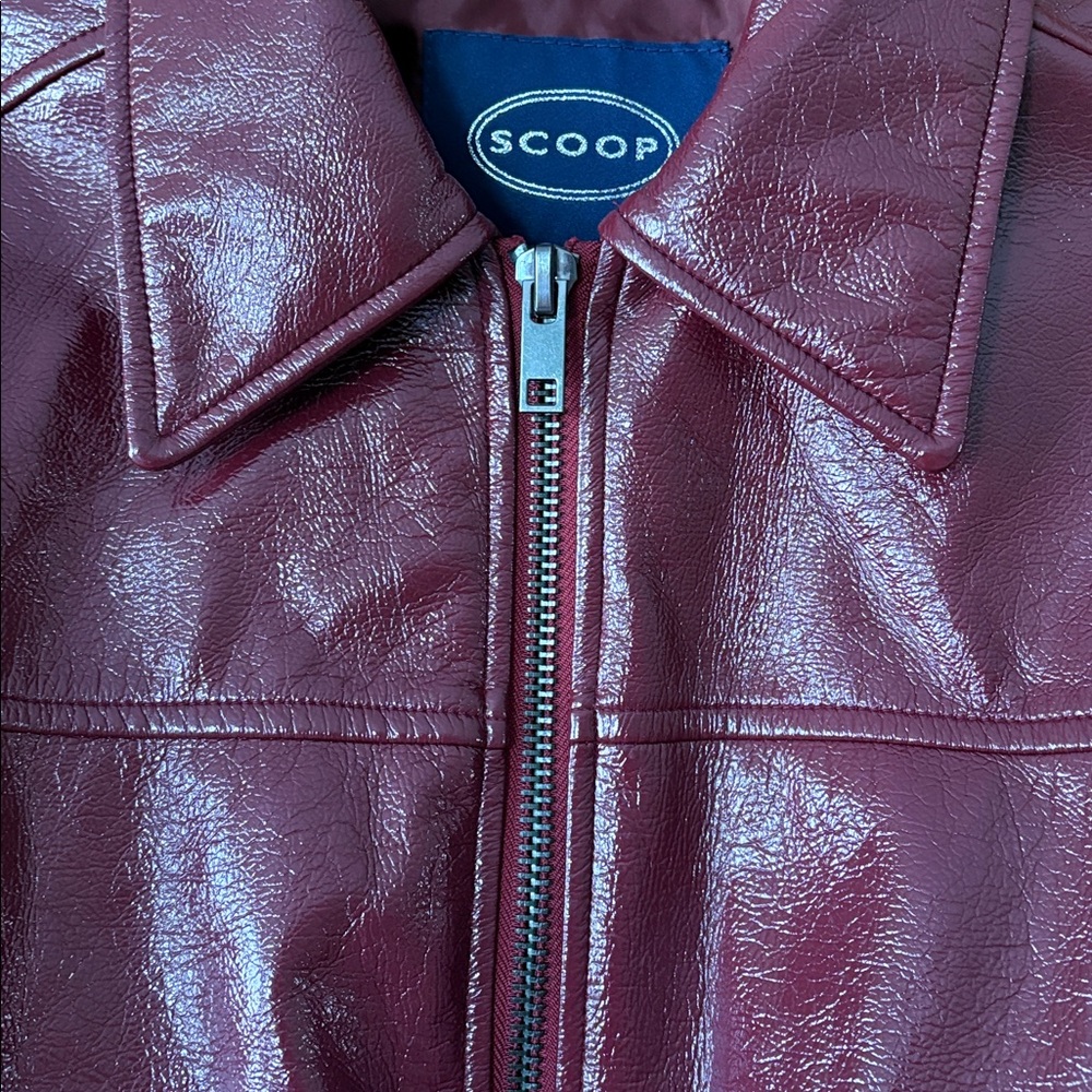 Scoop Women's Crinkle Faux Patent Leather Cropped Bomber Jacket - Picture 8 of 14